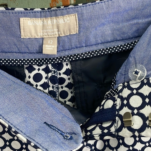 Banana Republic Hampton Fit NWOT Navy Blue & White Polka Dot Shorts, Size 12 - Picture 3 of 15